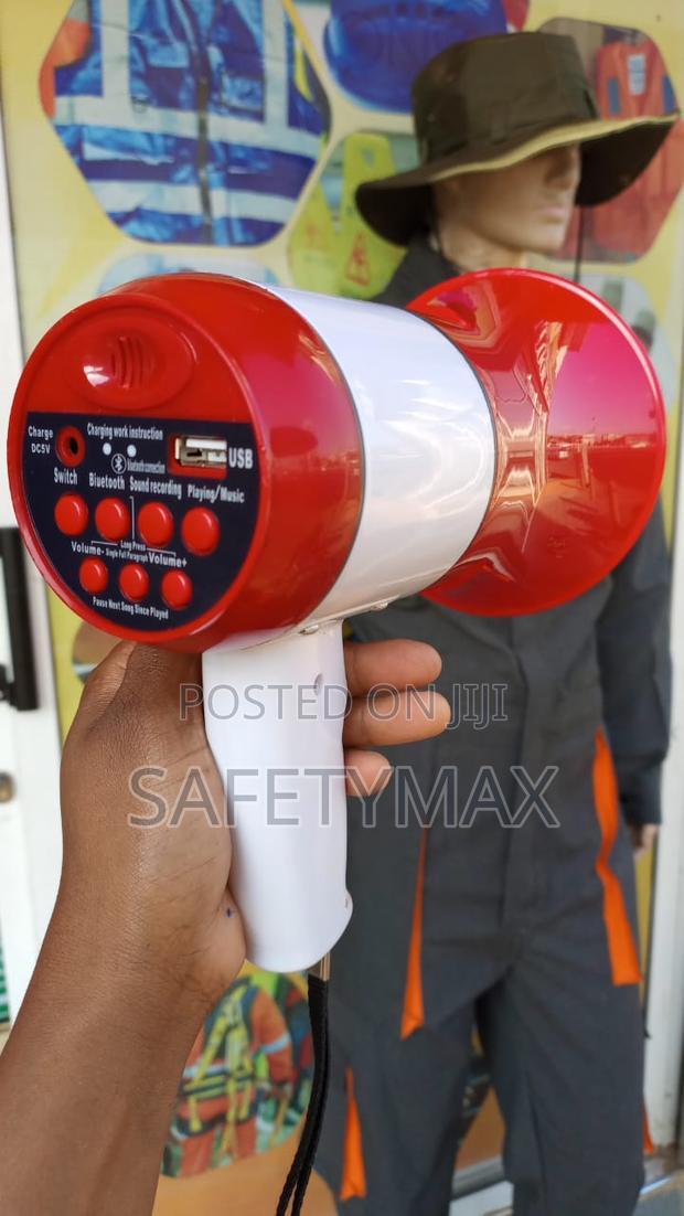 Rechargeble Megaphone Loud Hailer - thumbnail 2