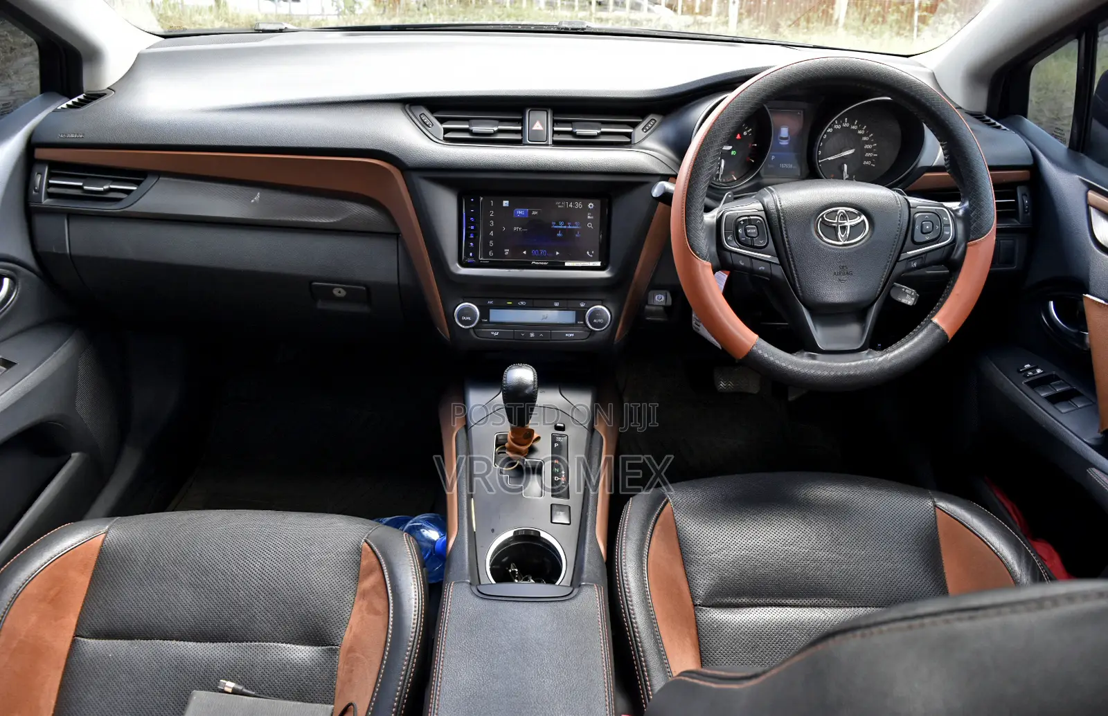 Toyota Avensis 2017 Black