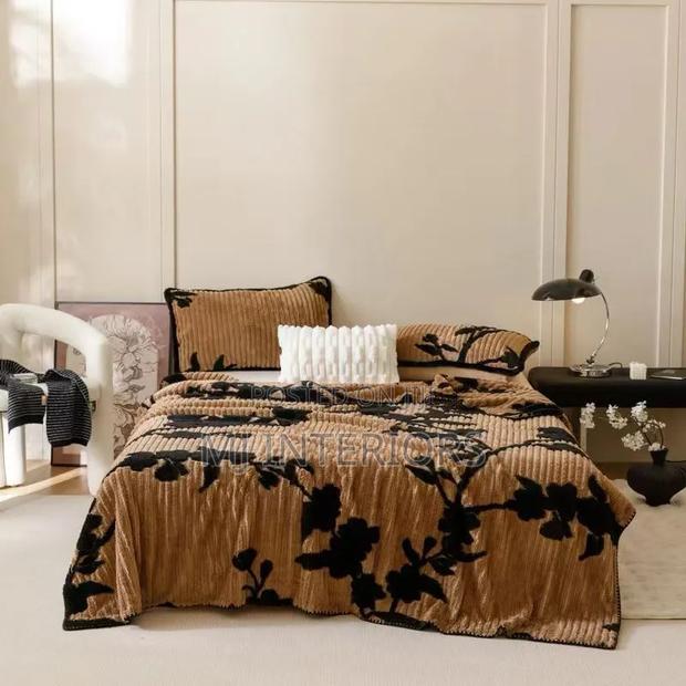 Soft Cloud Flowered Fleece Blankets