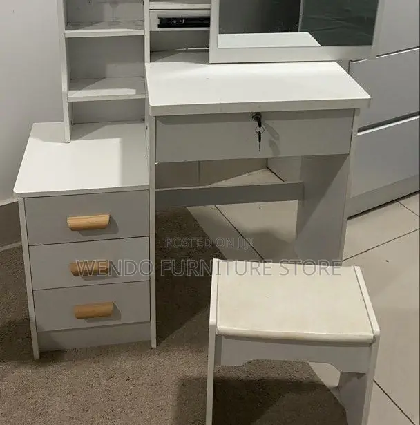 Dressers; Bedroom Style Dressing Make Up Vanity Set