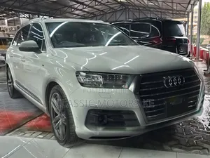 Audi Q7 45 SE Premium AWD quattro 2019 White