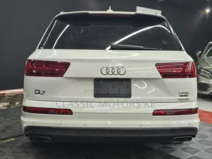 Audi Q7 45 SE Premium AWD quattro 2019 White