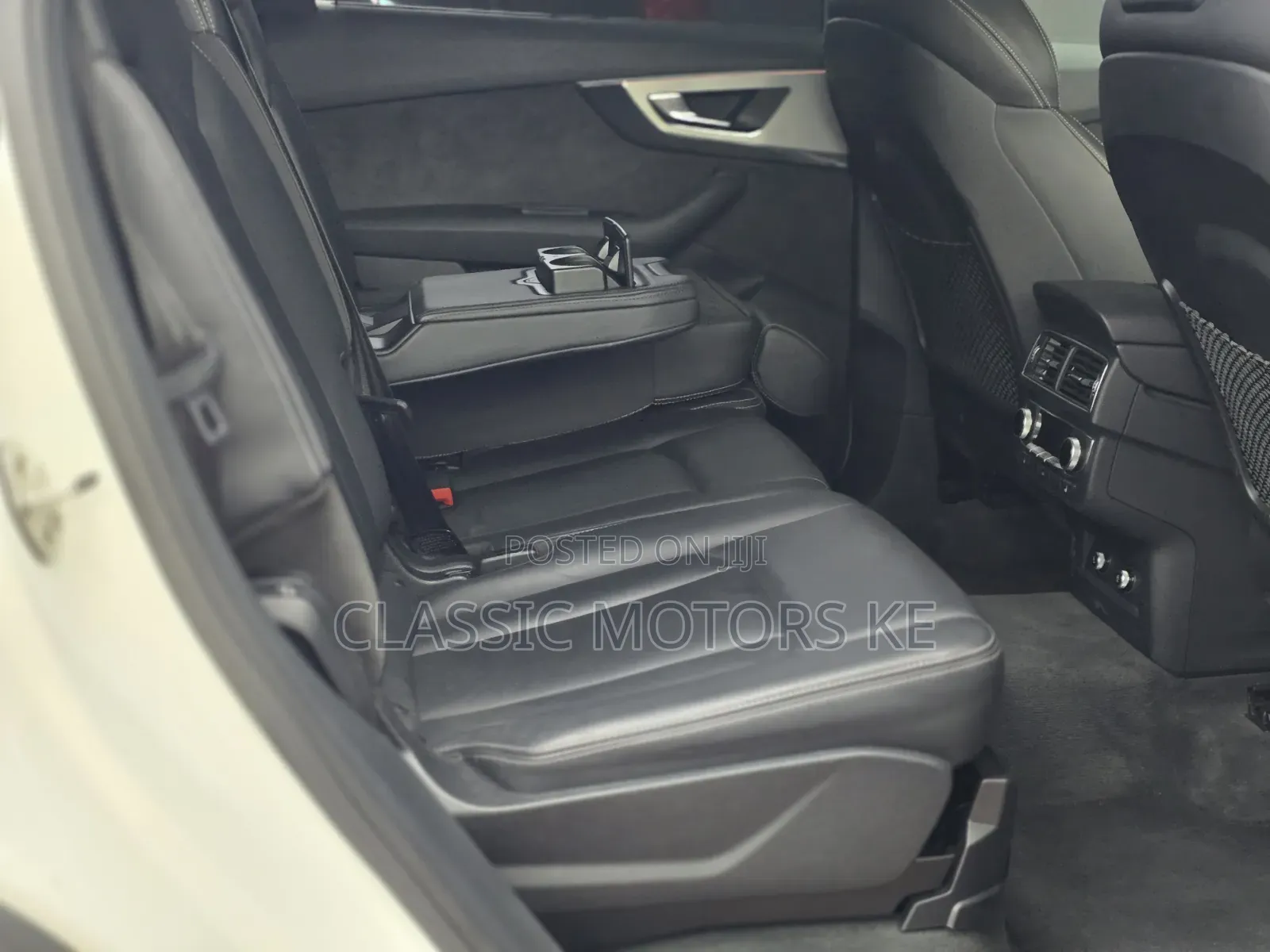 Audi Q7 45 SE Premium AWD quattro 2019 White