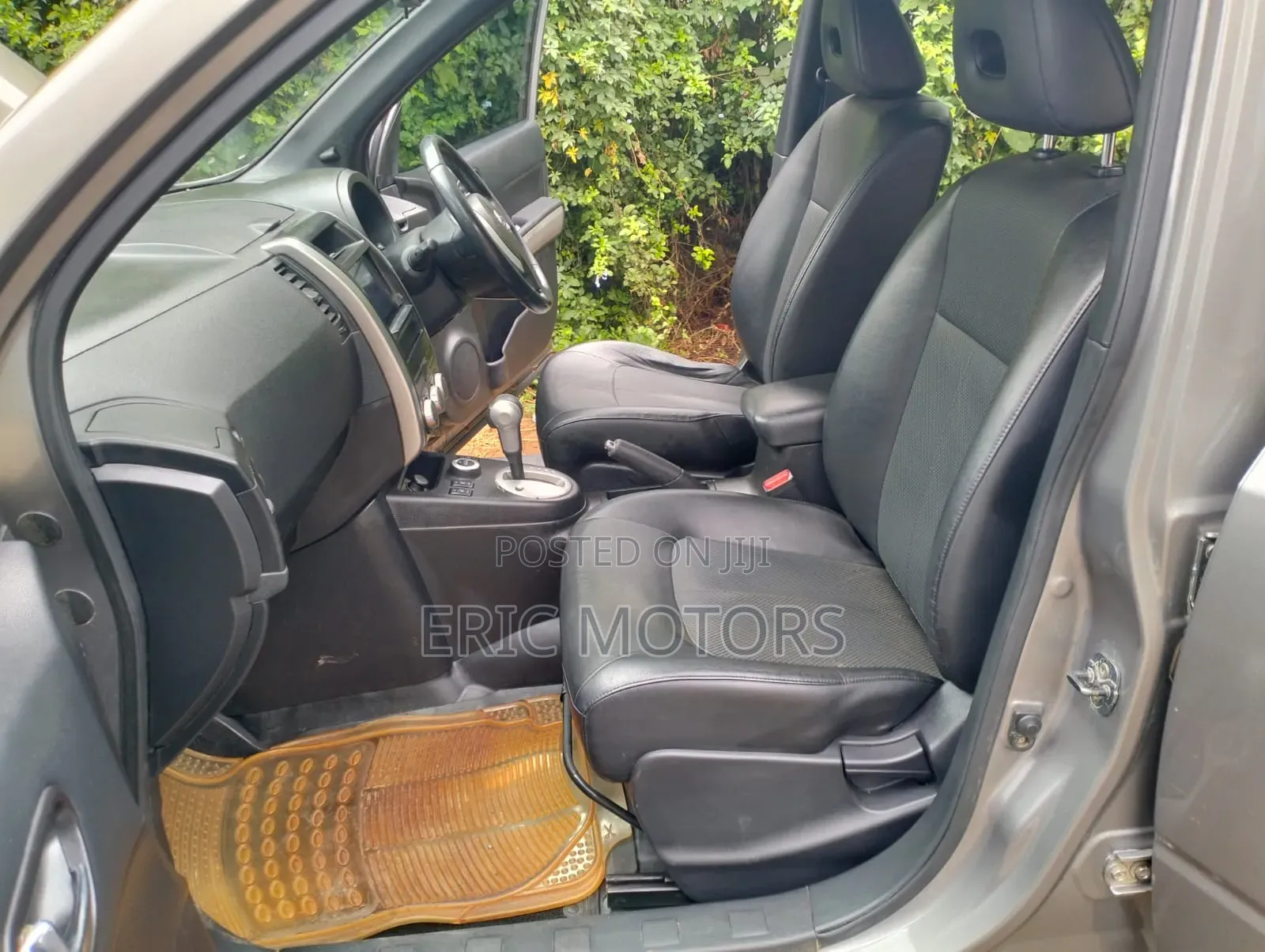 Nissan X-Trail 2012 Gray