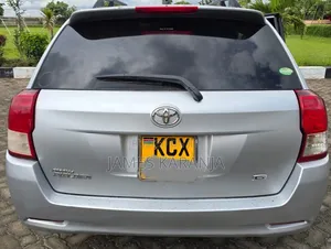 Toyota Corolla Fielder 2012 Silver