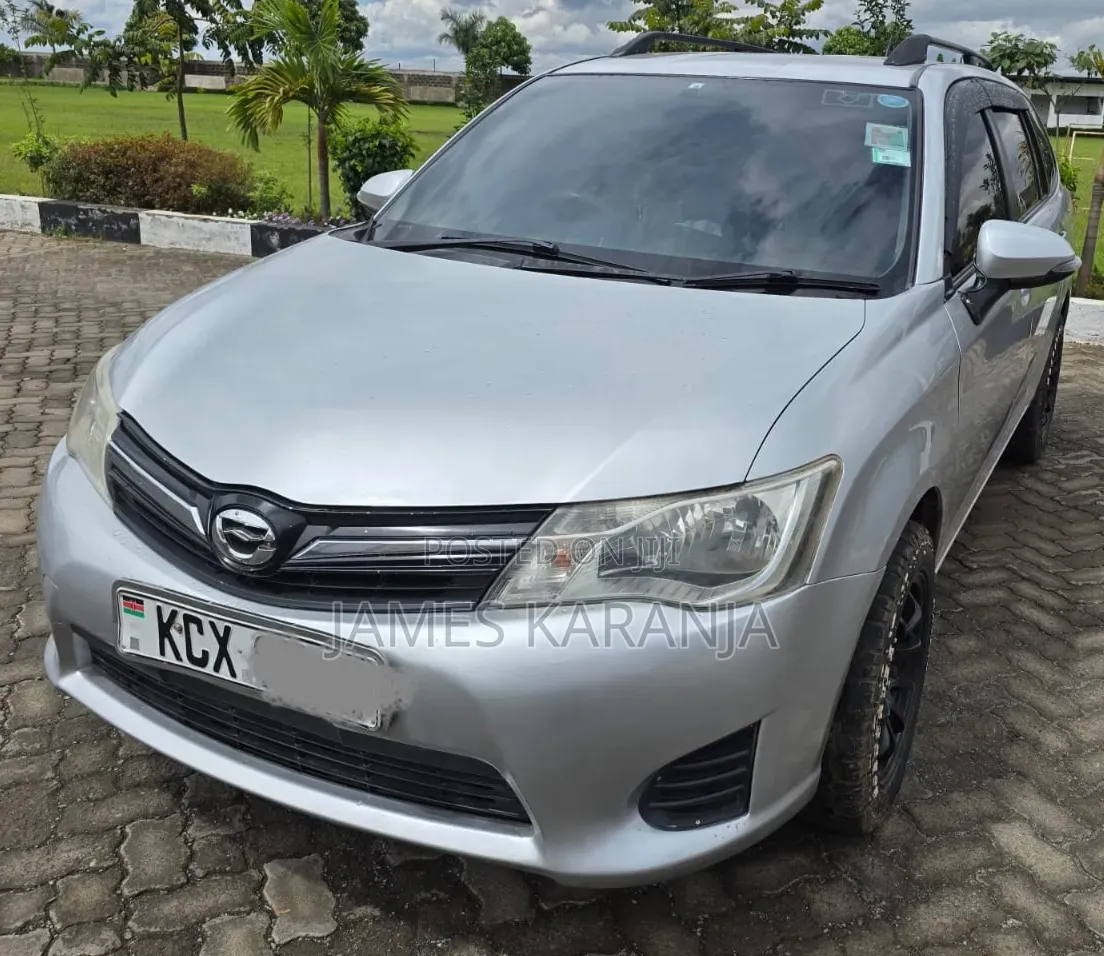 Toyota Corolla Fielder 2012 Silver