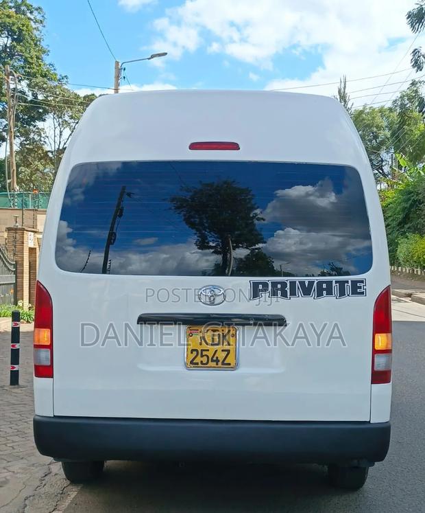 Toyota HiAce 2017 White - thumbnail 4