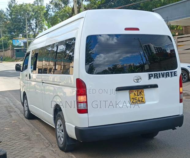 Toyota HiAce 2017 White - thumbnail 5