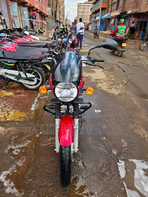 Bajaj Boxer 125 2025 Red