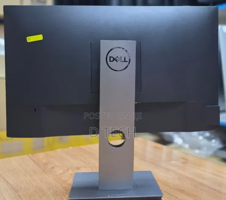Dell P2419h
Full Hd 1920*1080
60hz Refresh Rate 
Vga/Hdmi/Display