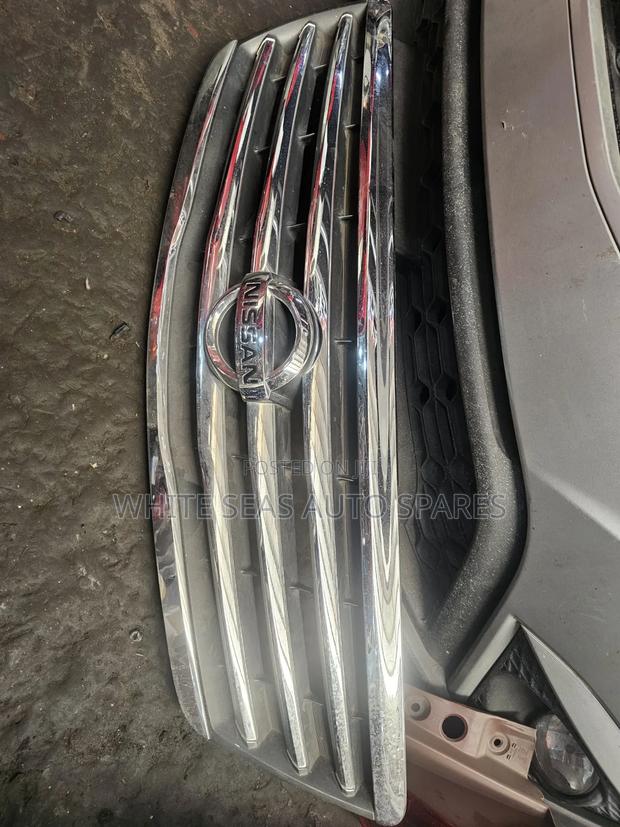 Teana 2010 Grill