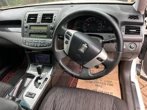 Toyota Crown 2012 White