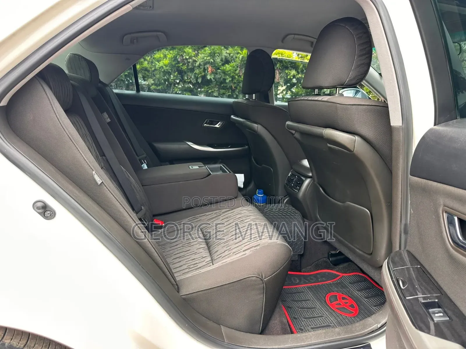 Toyota Crown 2012 White