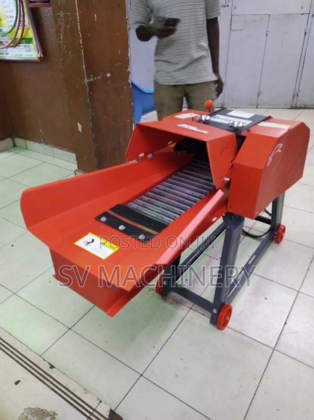 Heavy Duty Chaff Cutter With Conveyor Belt and Gear(With Motor/Engine) - thumbnail 3