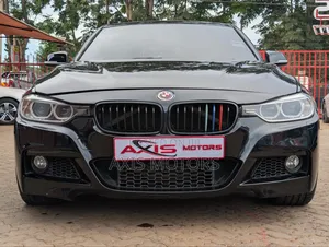 BMW 320i Sedan RWD 2013 Black
