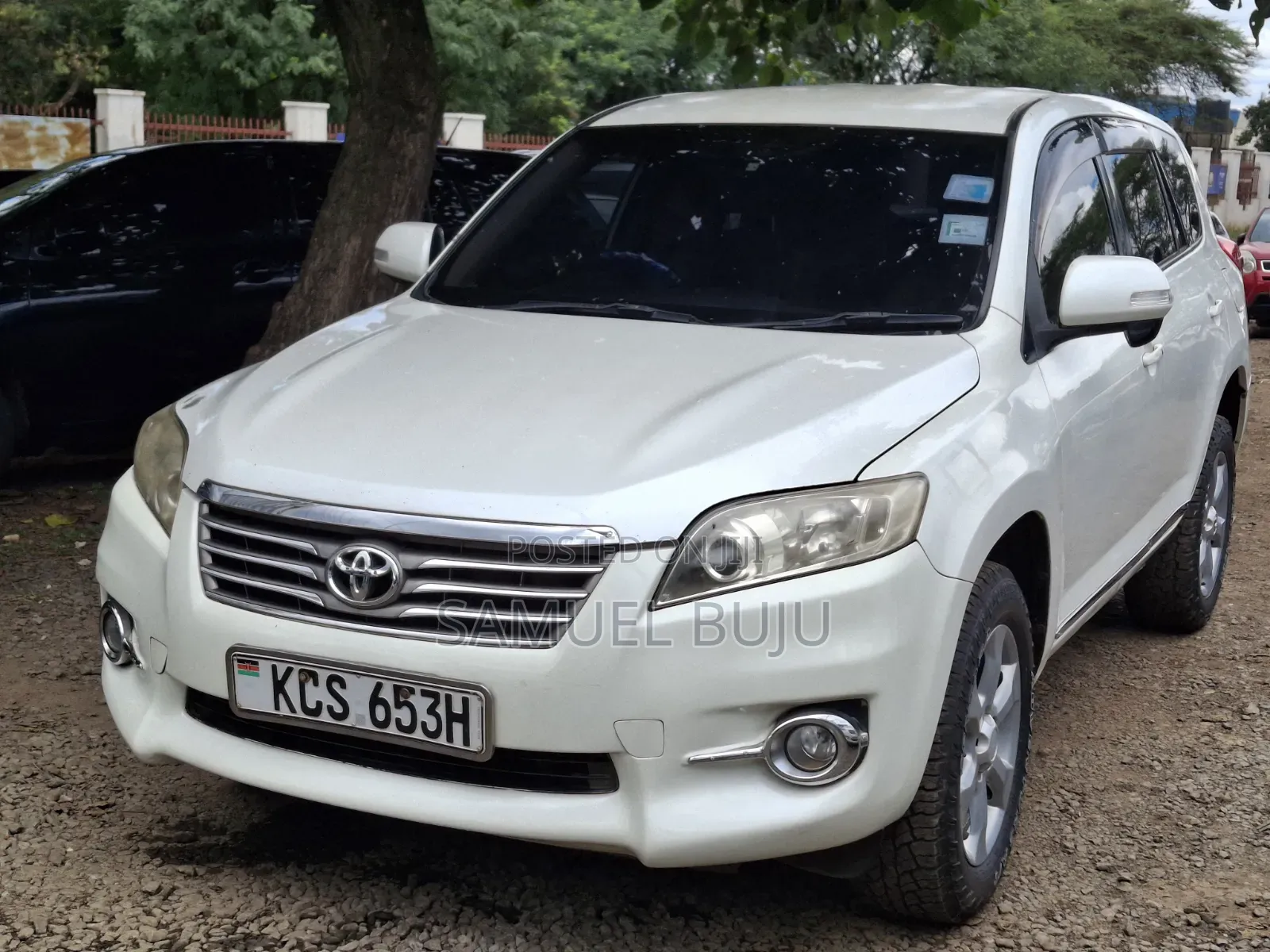 Toyota Vanguard 2011 White