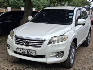 Toyota Vanguard 2011 White