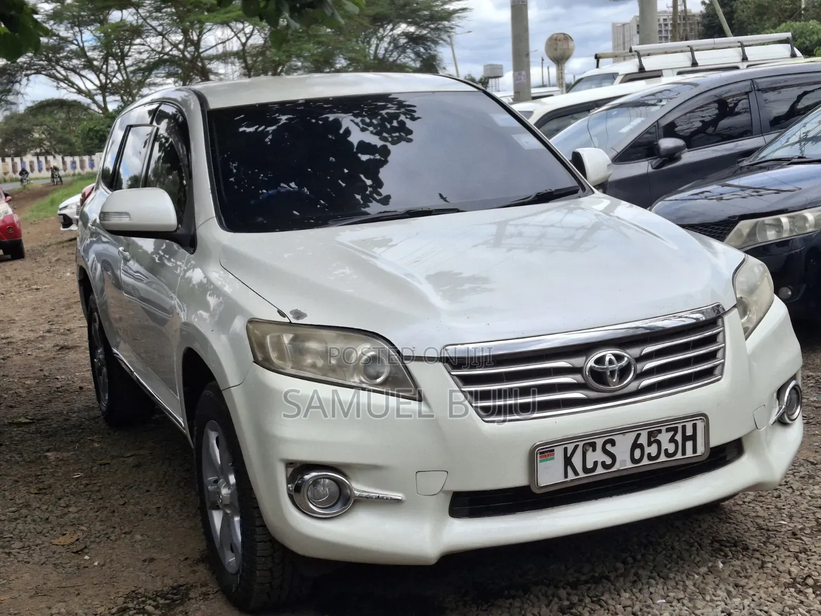 Toyota Vanguard 2011 White