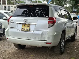 Toyota Vanguard 2011 White