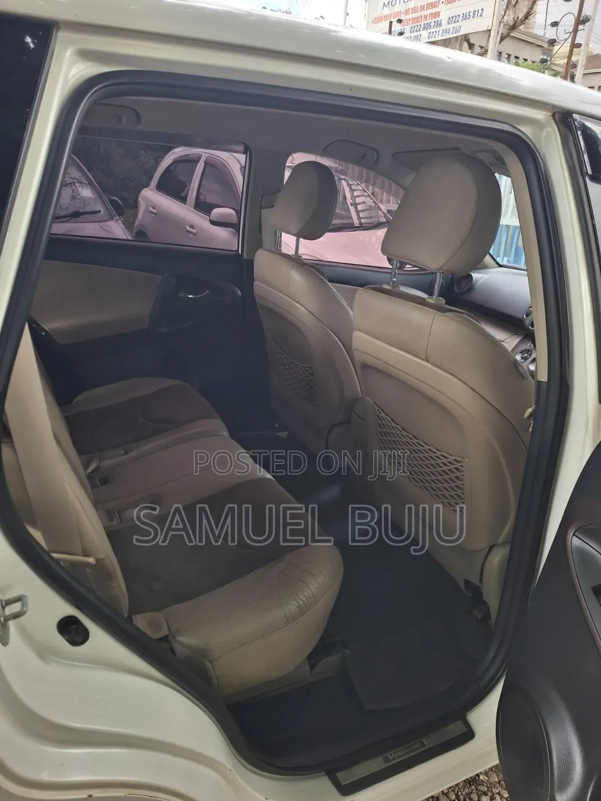 Toyota Vanguard 2011 White