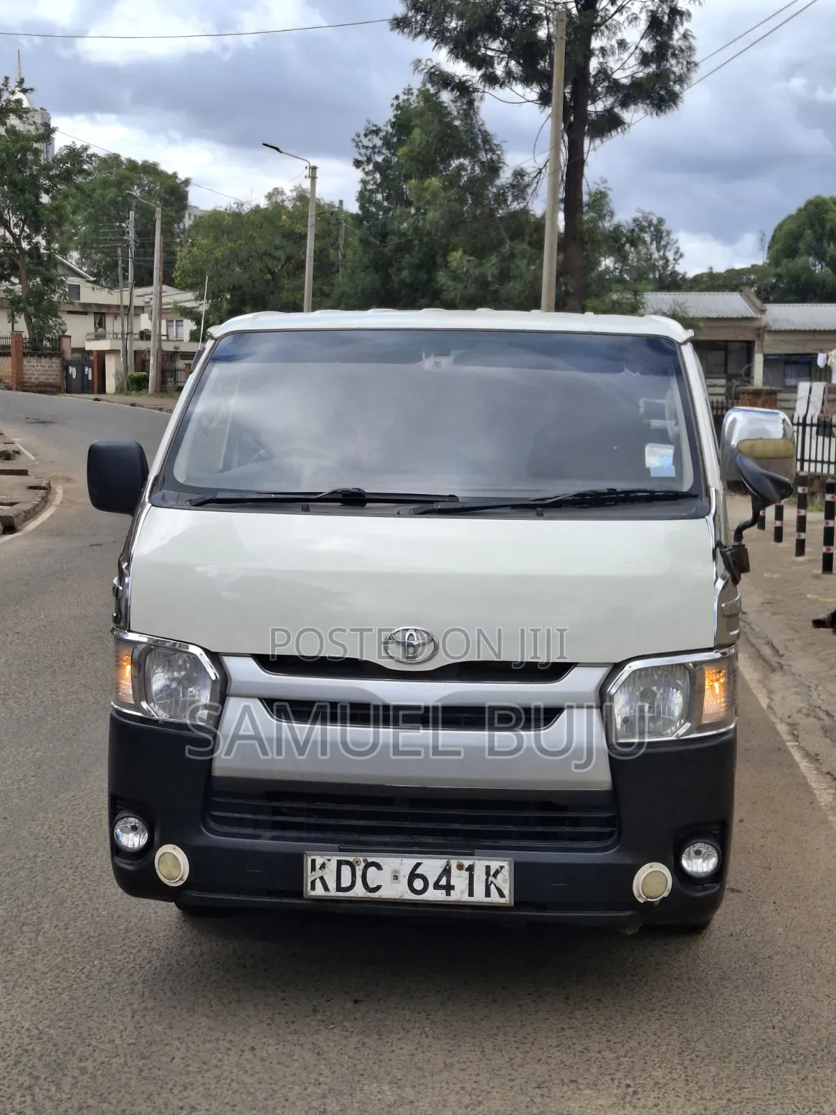 Toyota HiAce 2014 White