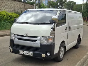 Toyota HiAce 2014 White