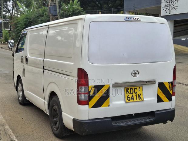 Toyota HiAce 2014 White - thumbnail 6