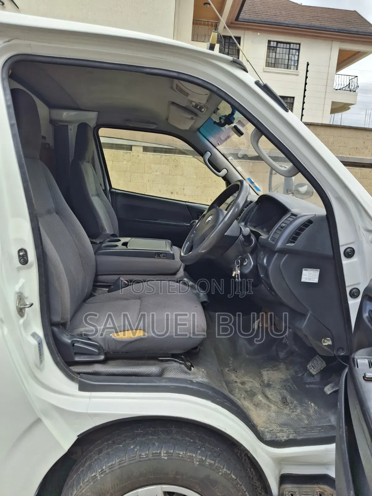 Toyota HiAce 2014 White