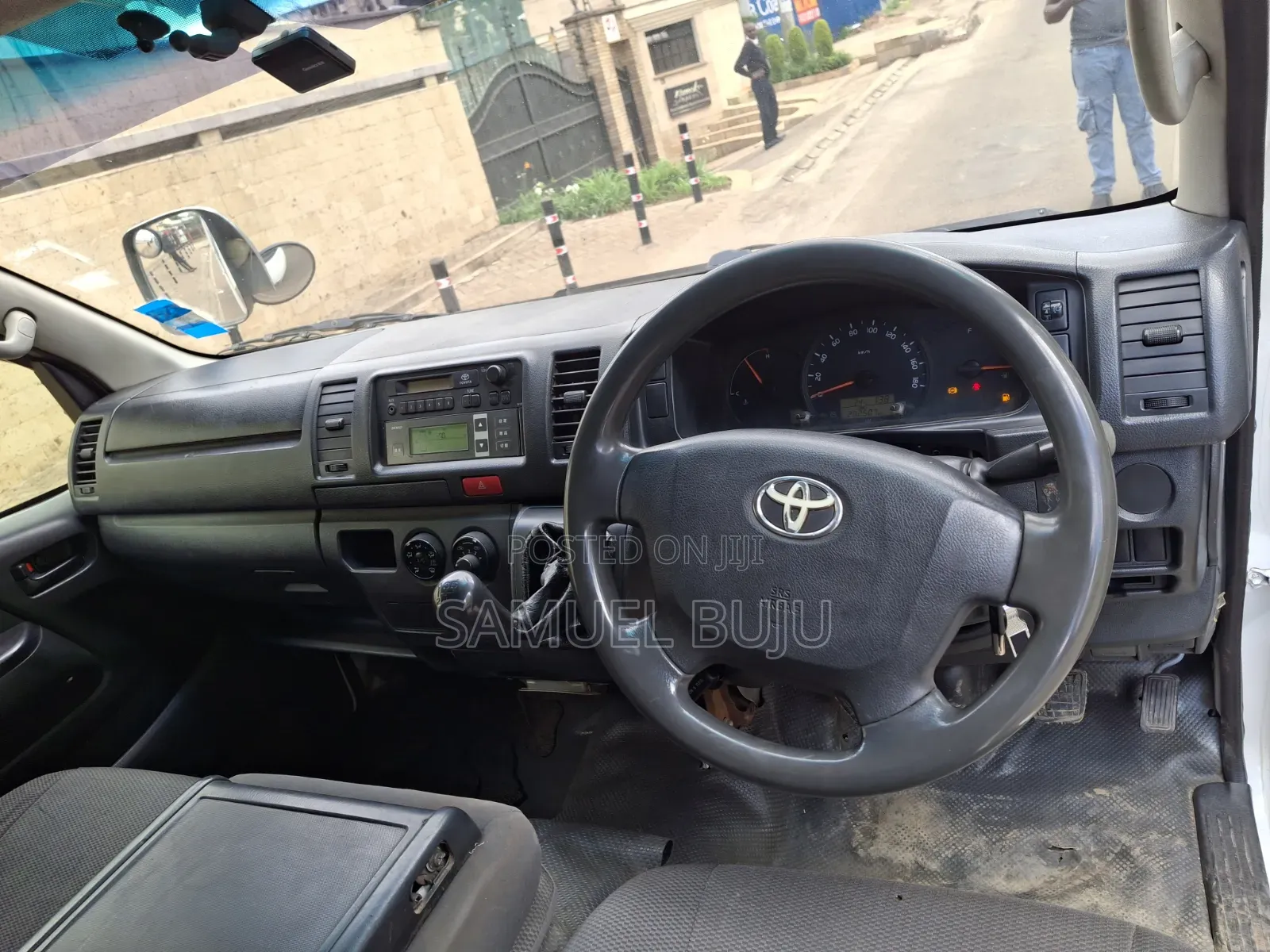 Toyota HiAce 2014 White