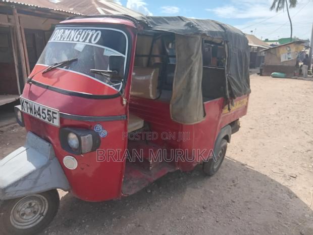 Piaggio 2014 Red - thumbnail 4
