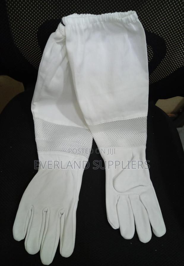 Breathable Beekeeping Gloves - main view