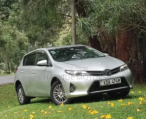 Toyota Auris 2013 Silver
