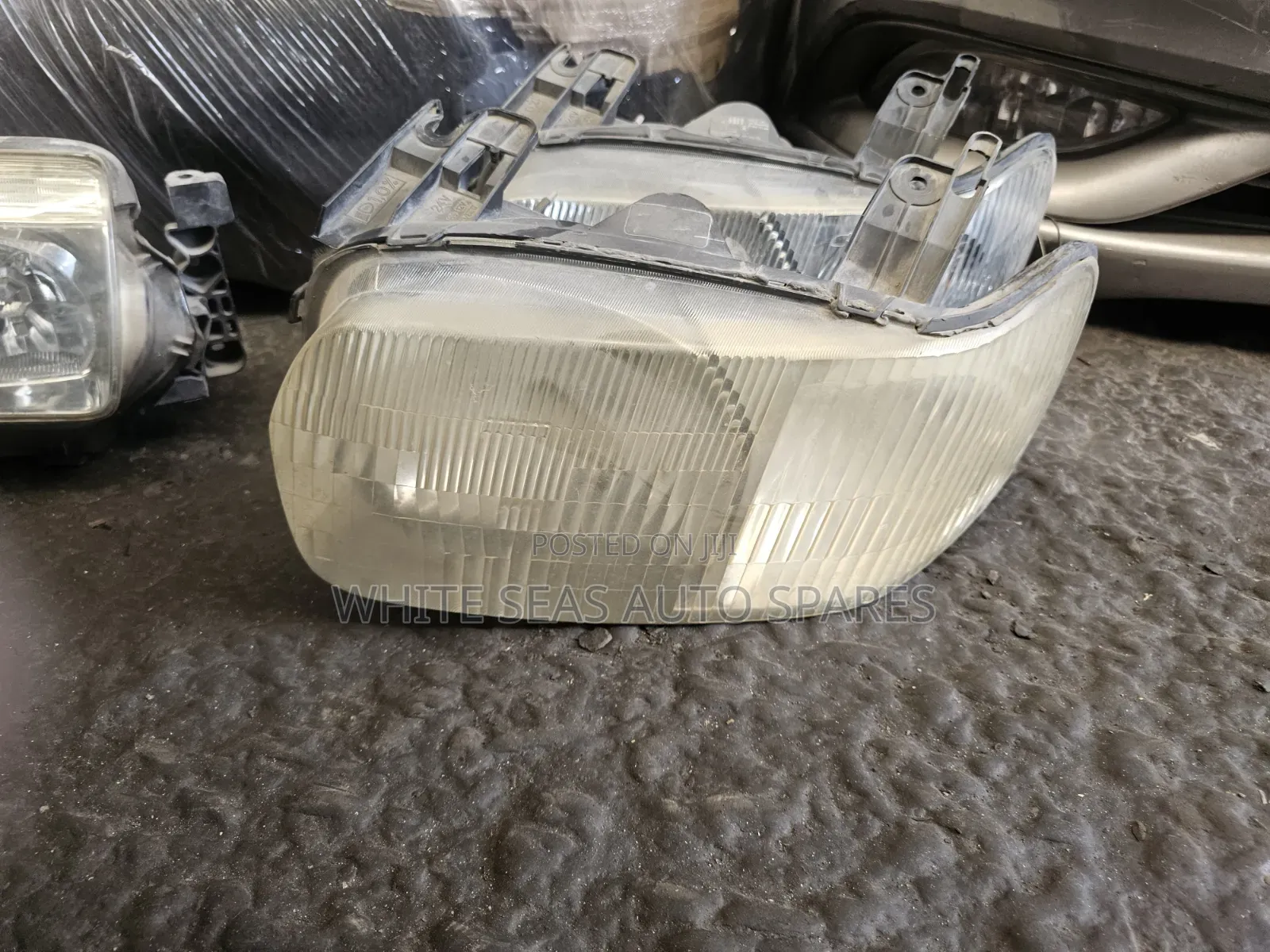 Ford Escape 2003 Headlight