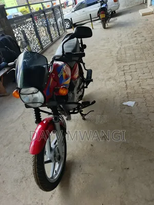 Bajaj Boxer 125 2025 Red