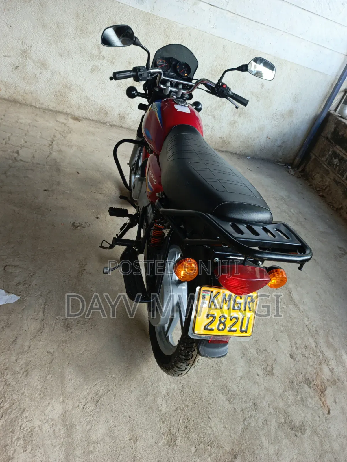 Bajaj Boxer 125 2025 Red