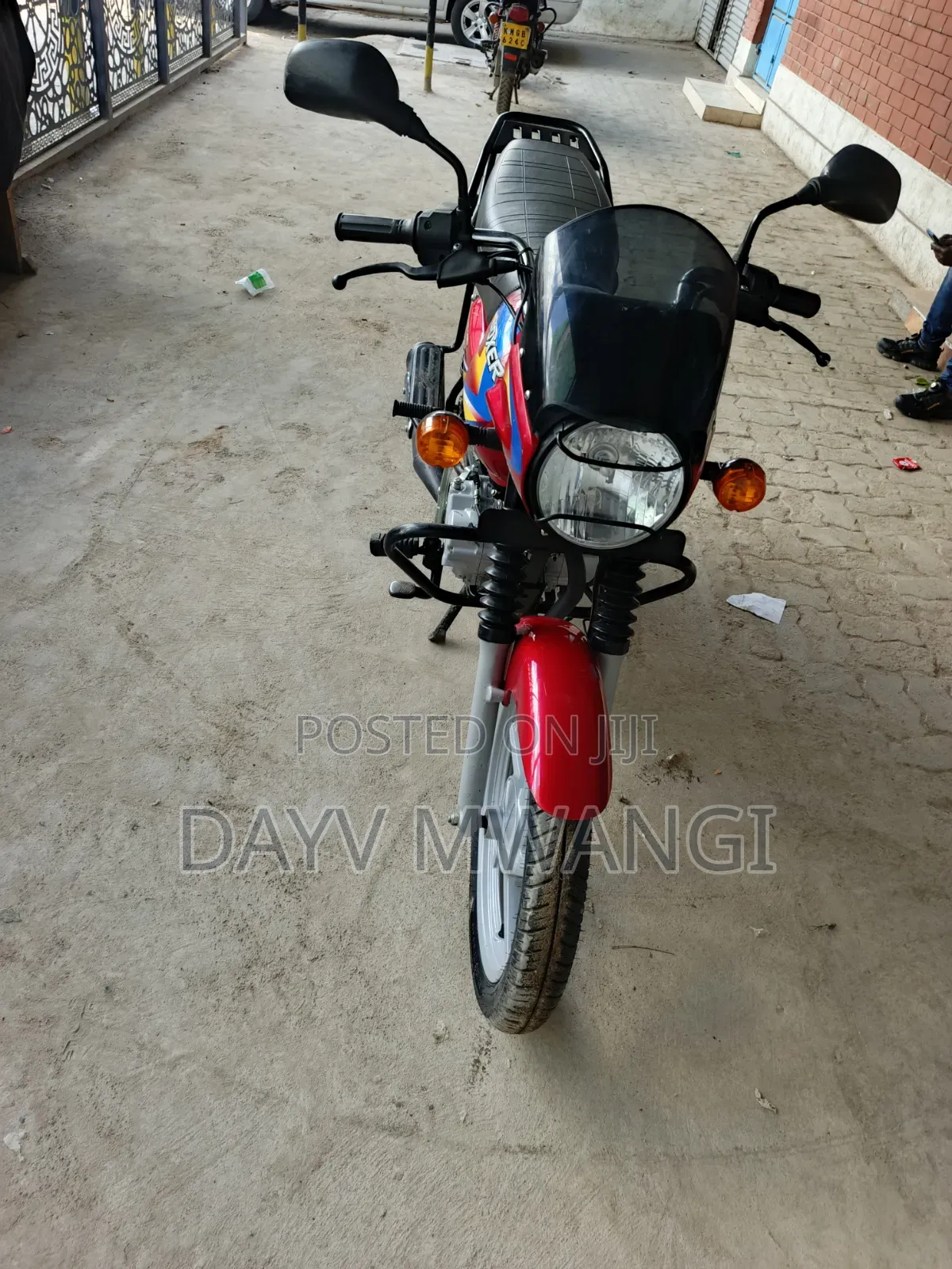 Bajaj Boxer 125 2025 Red