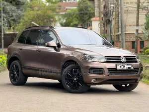 Volkswagen Touareg 2012 Brown