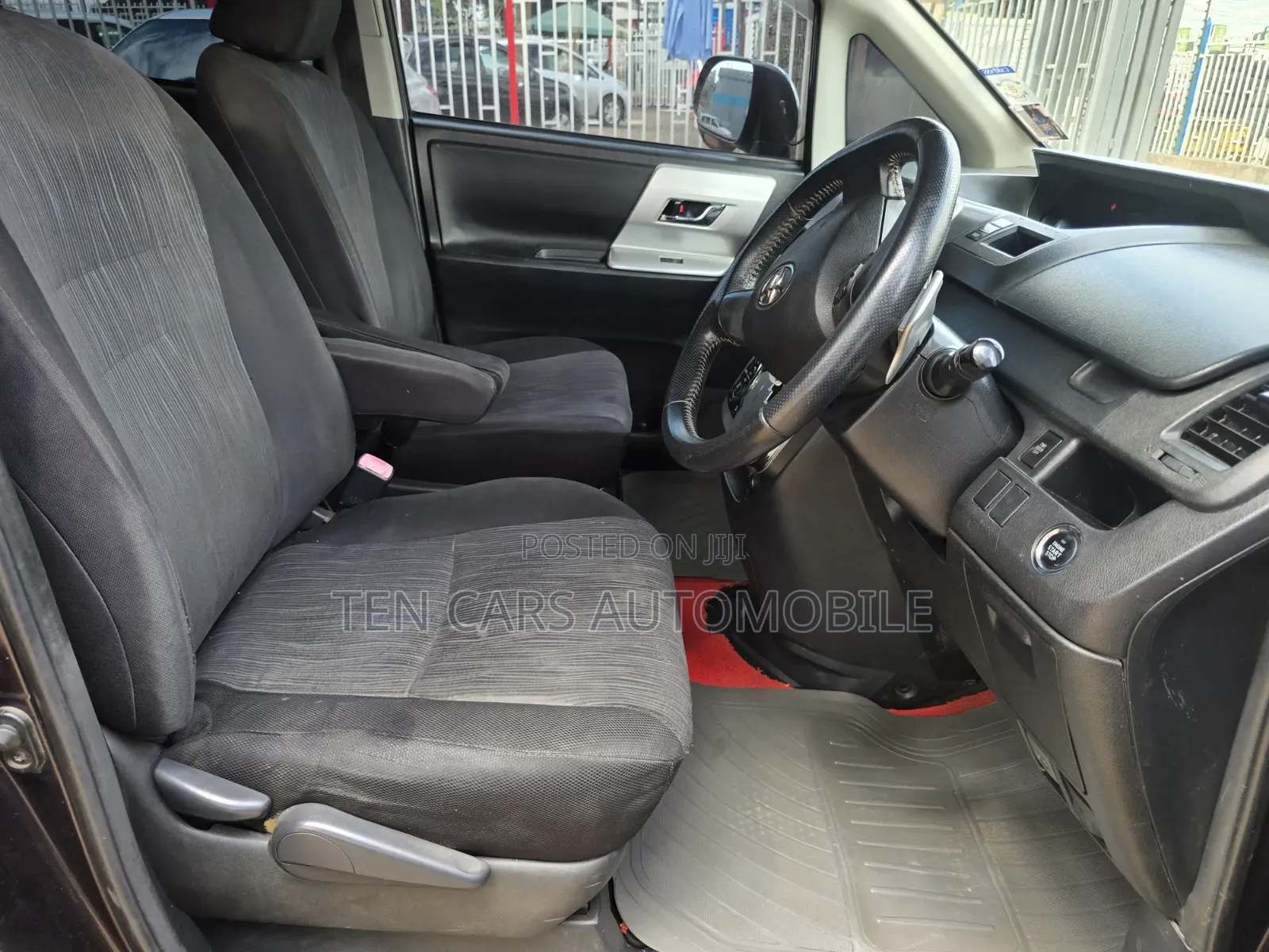 Toyota Voxy 2012 Black