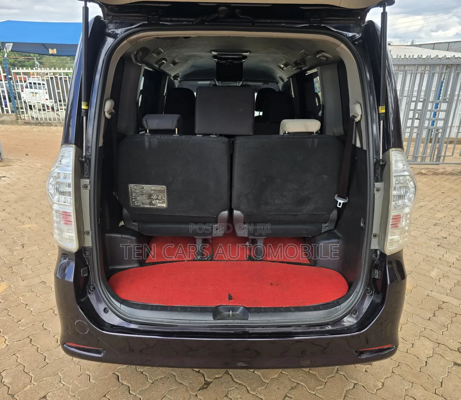 Toyota Voxy 2012 Black