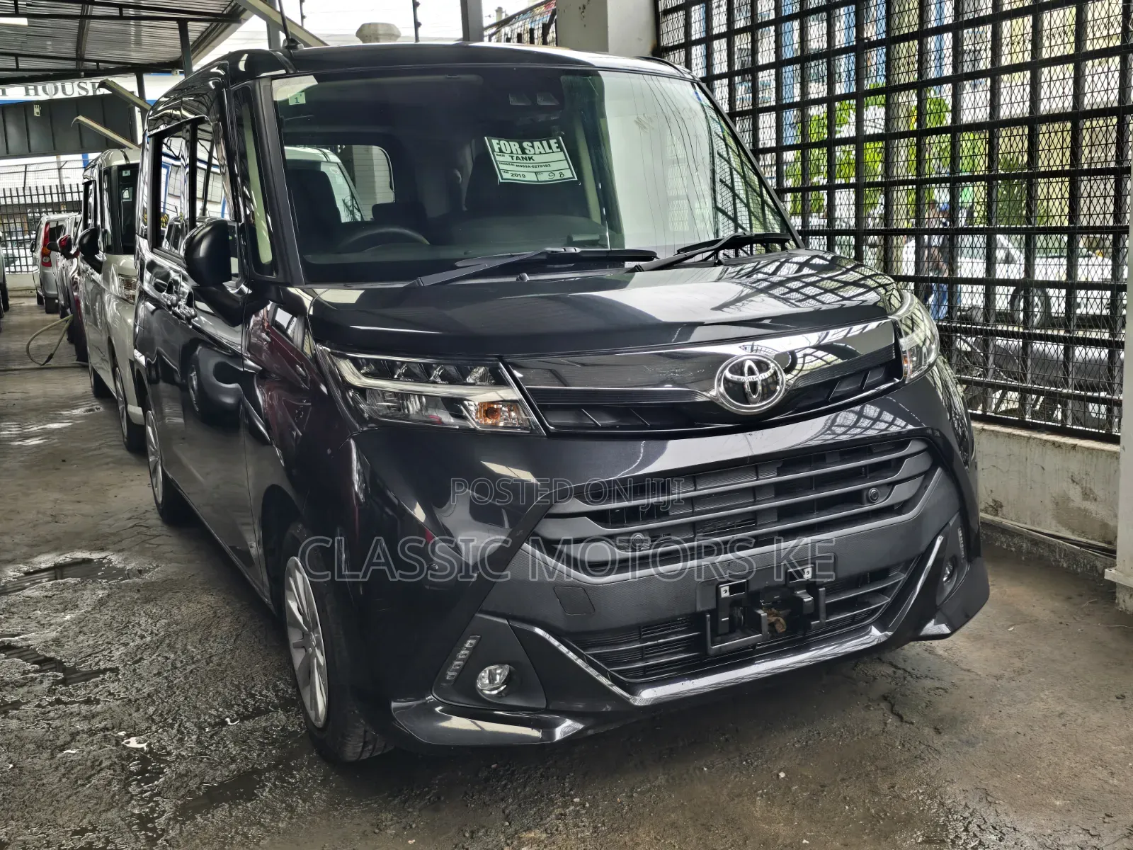 Toyota Tank 1.0 FWD 2020 Black