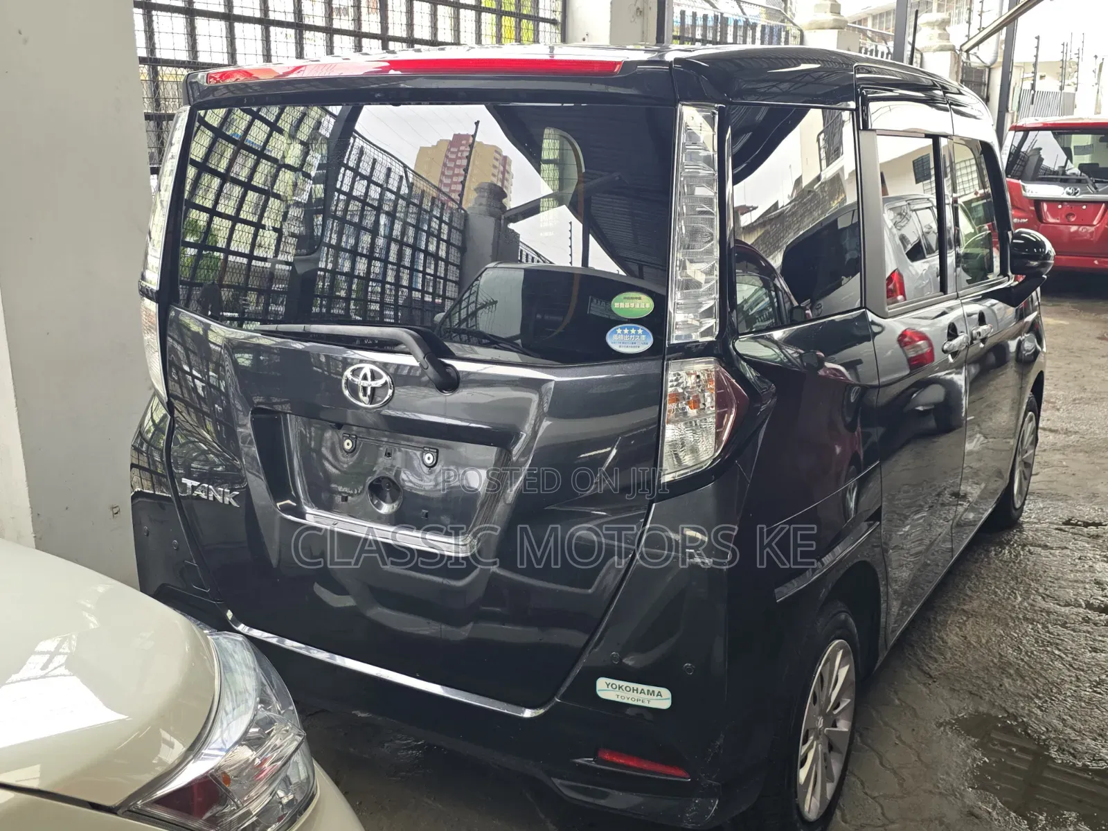 Toyota Tank 1.0 FWD 2020 Black