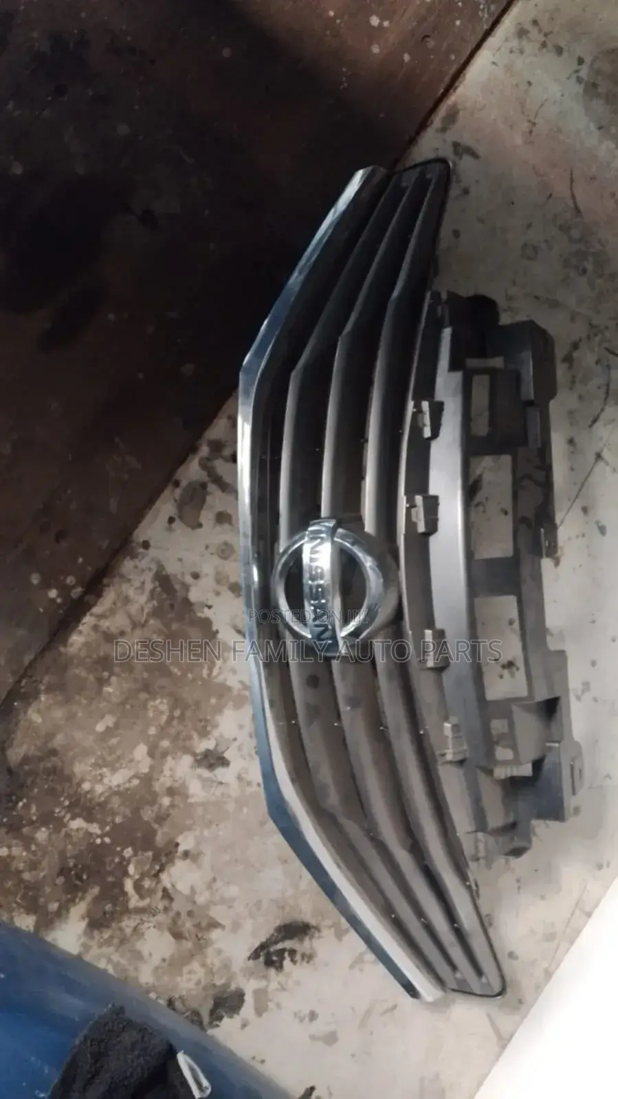Nissan Note Grill