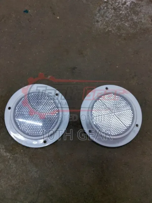 Round Plastic Reflectors Pair