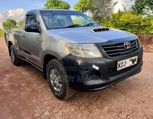 Toyota Hilux 3.0 D-4D 4x4 2015 Silver