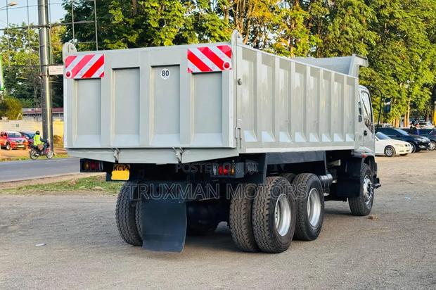 2019 Isuzu FVZ Tipper - thumbnail 9