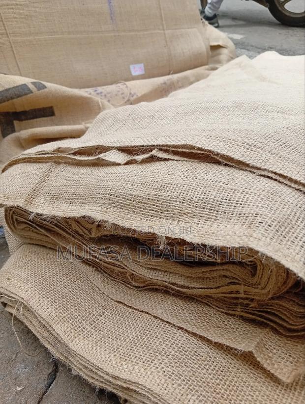 Burlap/Hessian Cloth - thumbnail 2