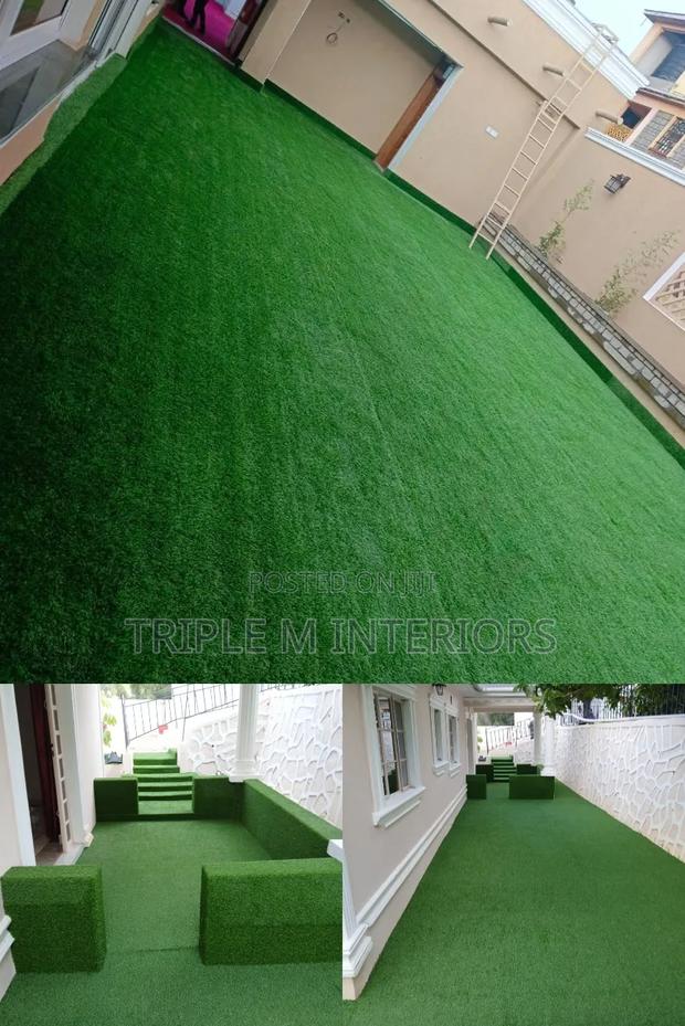 Natural-Thatch Realism Grass - main view
