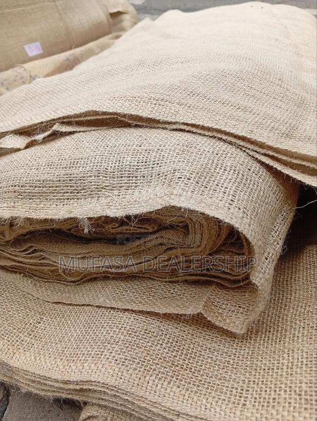 Coarse-Woven Hessian Cloth 9oz - thumbnail 2