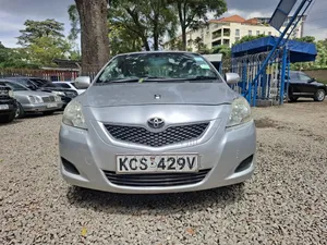 Toyota Belta 2011 Silver