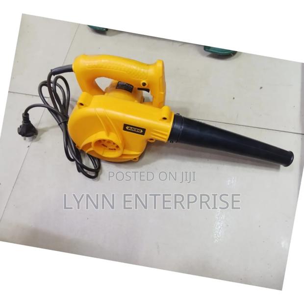 Dera Blower